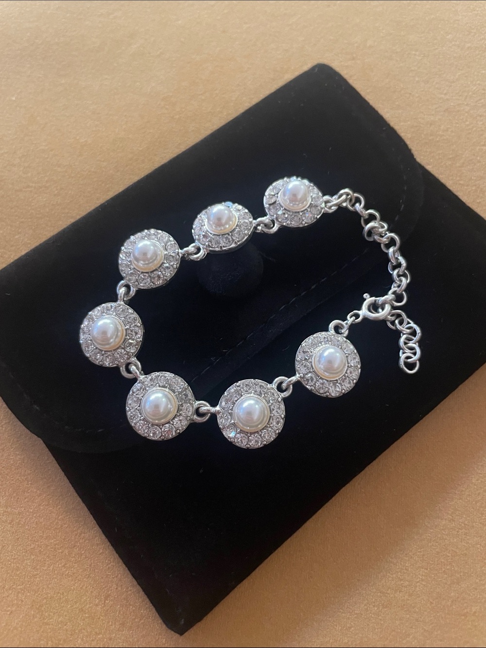 Rosa Rhinestones Crystal & Pearl Halo
Linear Bracelet. Silver-tone. 7.25 in NWOT